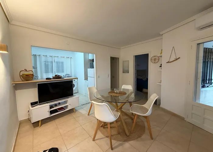 Patio Andaluz En دينايا